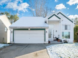 746 Hardwick St SE, Kentwood, MI 49548