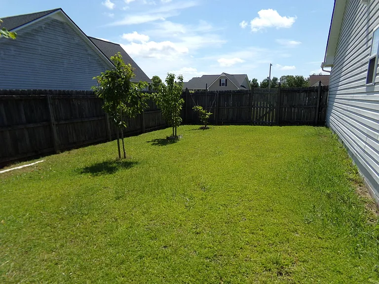 1016 Locust Ct — Photo 29