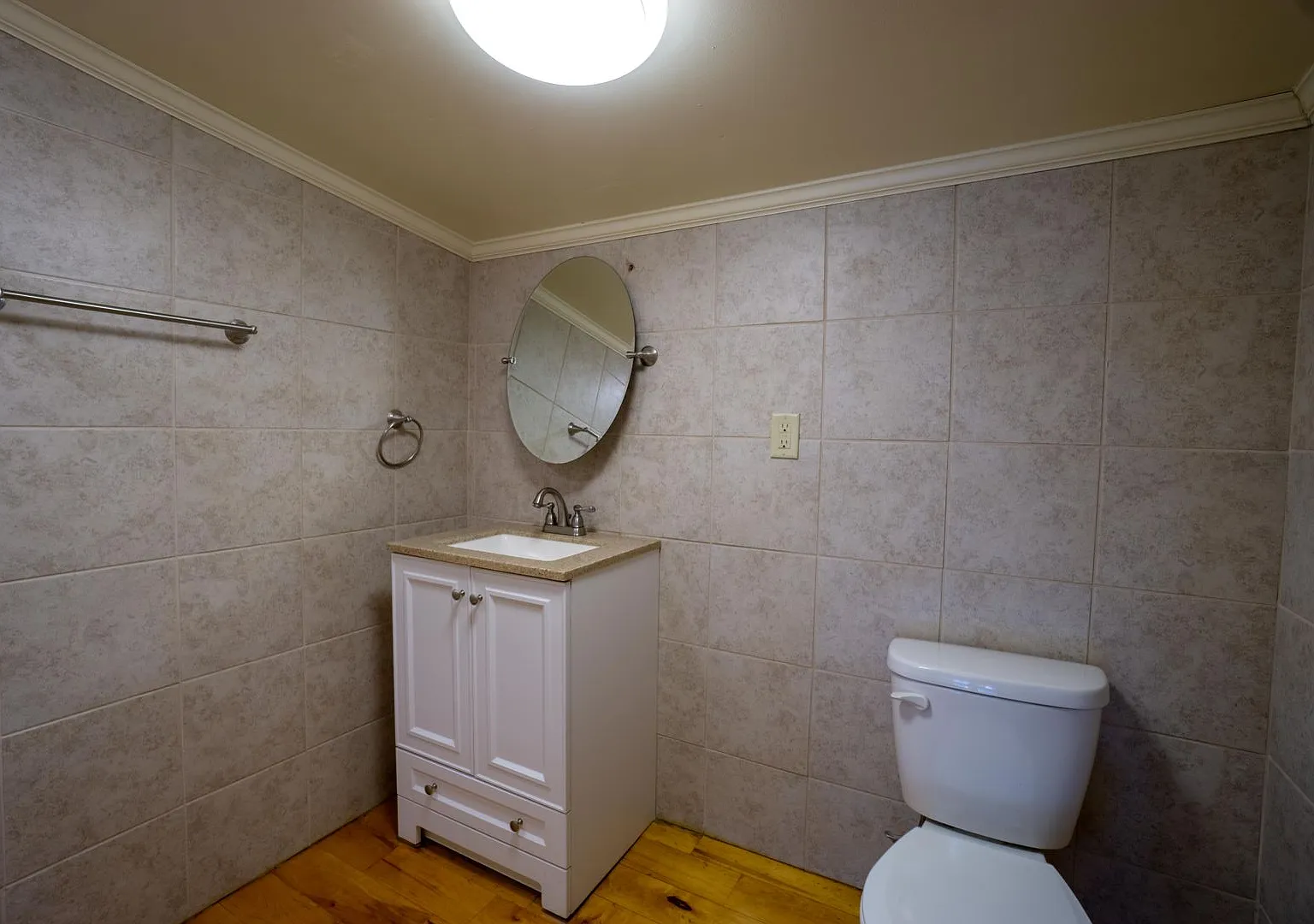 250 Greenwood Pl - Available 8/1/27 - Single Family Home With Private Backyard — Photo 4