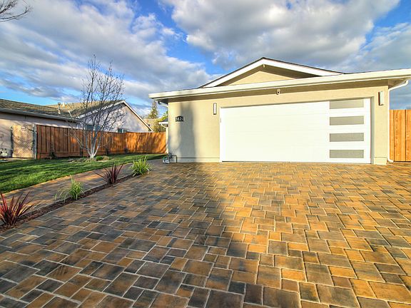 3rd image of 3026 Almond Dr