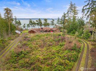 824 Schwartz Rd, Nordland, WA 98358