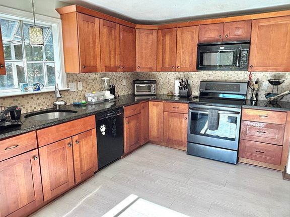 2nd image of 16 Tarkiln Rd