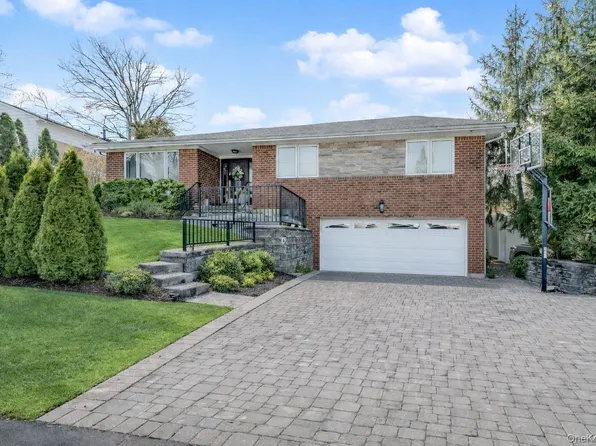 27 Witteman Place, Staten Island, NY 10301