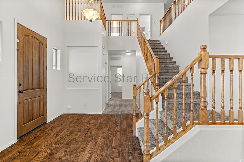 5 bed, 3.0 bath, 3324 sqft, $2,999 — Photo 4