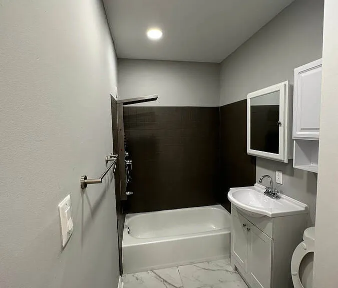 7057 Cresheim Rd #1 — Photo 8