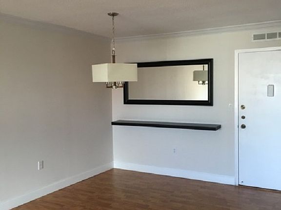 4th image of 2780 NE 183rd St APT 907