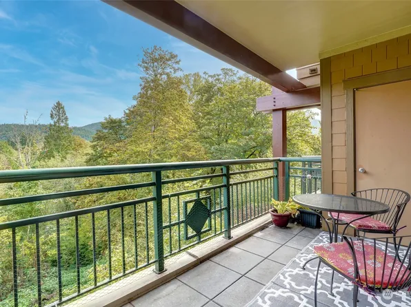 1000 Cabin Creek Lane SW #C-105, Issaquah, WA 98029