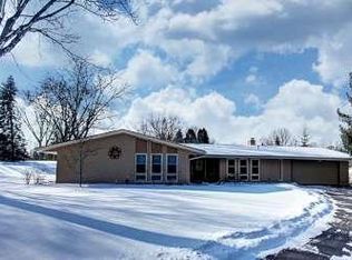 1120 W Rahn Rd, Centerville, OH 45429