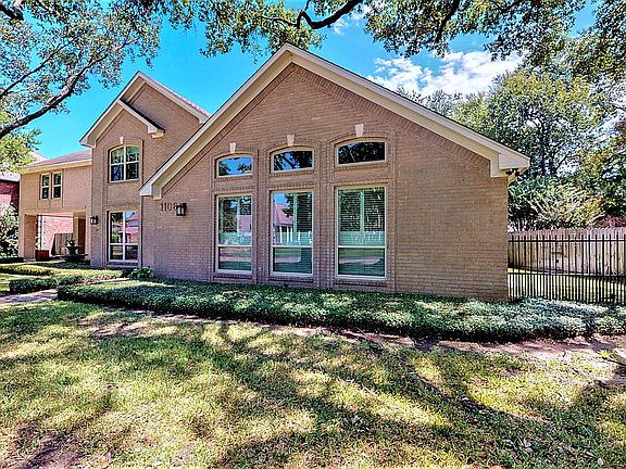 4th image of 1106 Oak Knoll Dr