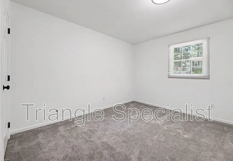 1012 Askham Dr — Photo 15