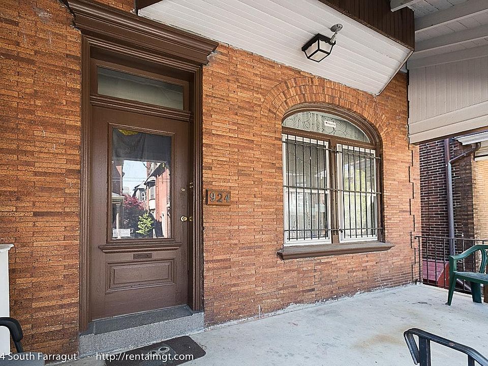 1st image of 924 S Farragut St Floor 1