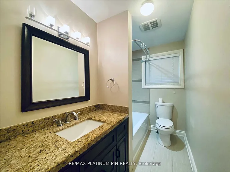 15 Whitelock Cres — Photo 9