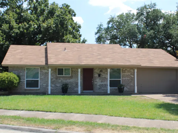 918 Heritage Cir, Garland, TX 75043