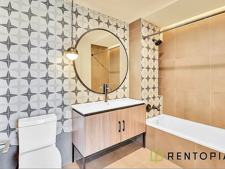 338 Evergreen Ave #402 — Photo 9