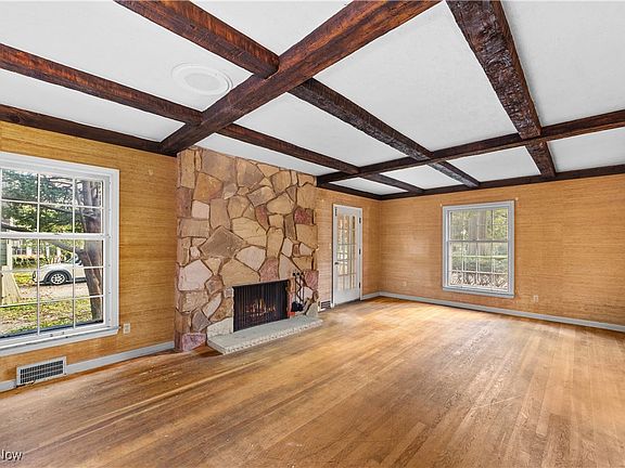 5th image of 18860 Rivercliff Dr