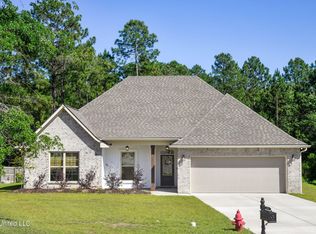 7452 Knollwood Dr, Pass Christian, MS 39571