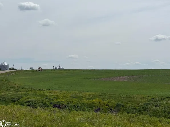 2 215th St, Bloomfield, IA 52537
