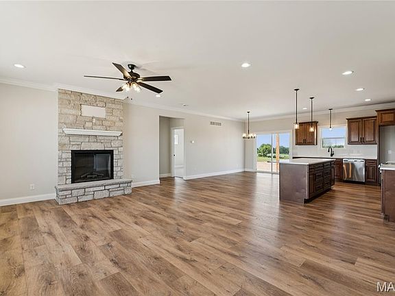 5th image of 101 Sunrise Ln