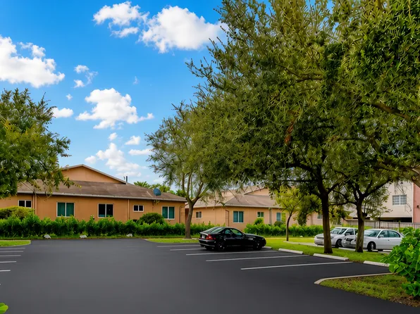 2518 Lincoln St, Hollywood, FL 33020
