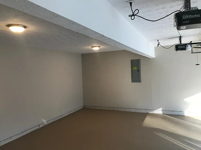 655 Escalade Dr — Photo 26