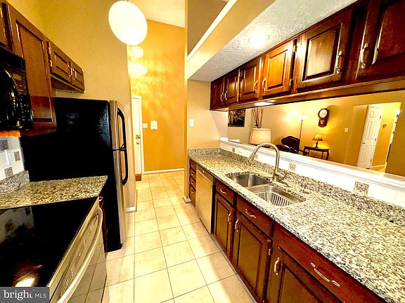 5th image of 13113 Briarcliff Ter #1110