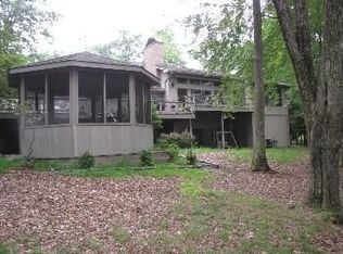 109 Tanglwood Dr, Greentown, PA 18426