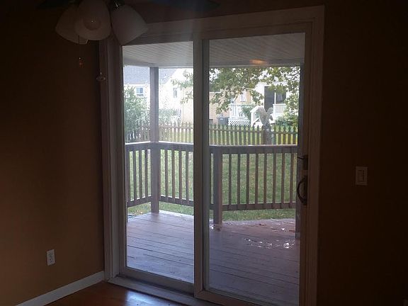 5th image of 9 Monterey Ln