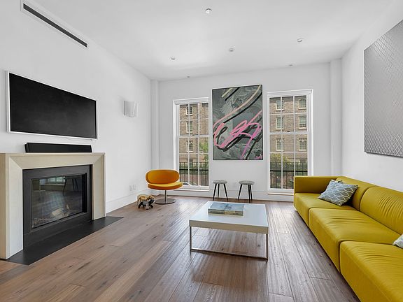3rd image of 440 W 20th St #2