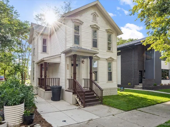 2215 Wabash St, Detroit, MI 48216