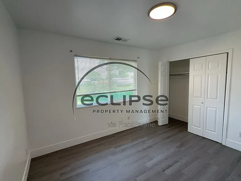 560 Huntington Point Ln — Photo 27