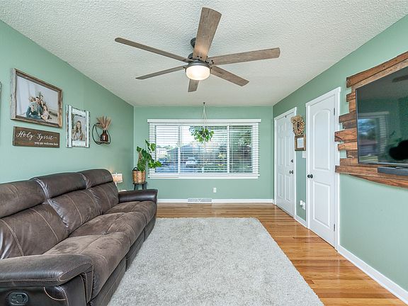 3rd image of 701 S N St