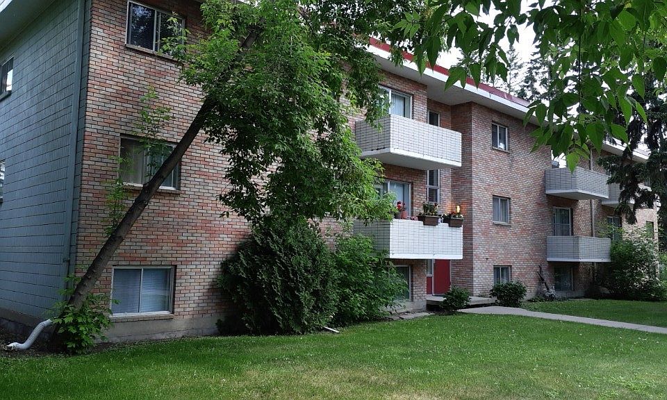 2nd image of 5301 46th Ave #202