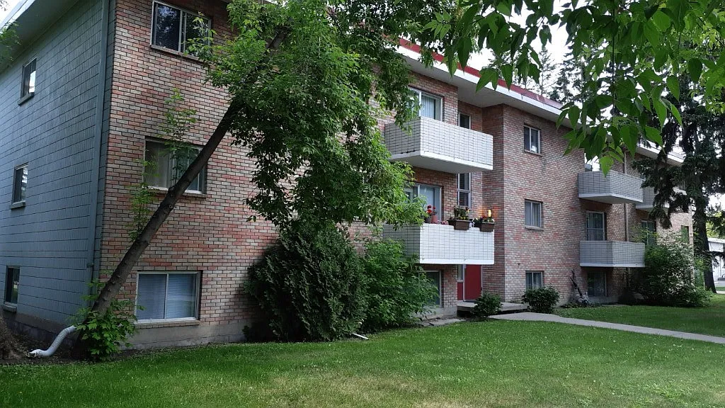 Building Photo - 5301 46th Ave #202
