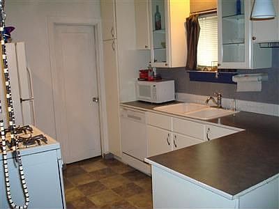 3rd image of 950 Park Ave E