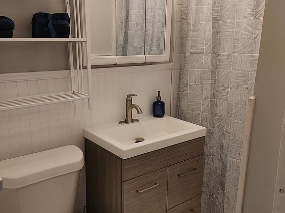 5th image of 2317 Broad St APT 3