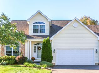 20 Green Briar Dr, Suffield, CT 06078
