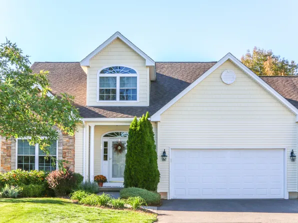 20 Green Briar Dr, Suffield, CT 06078