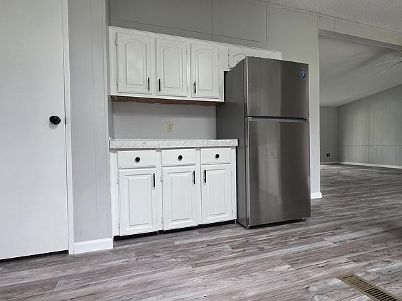 4th image of 562 S 400 E