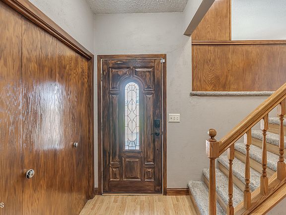 5th image of 1210 Laramie Dr