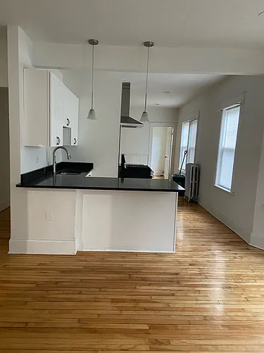 33 Richards St #2 Photo 1