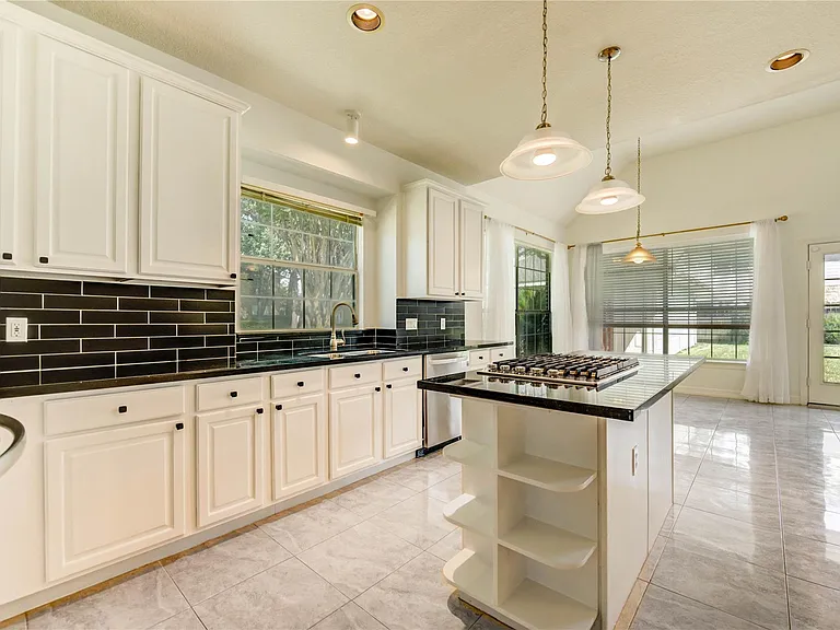 8803 Memorial Creek Dr — Photo 26