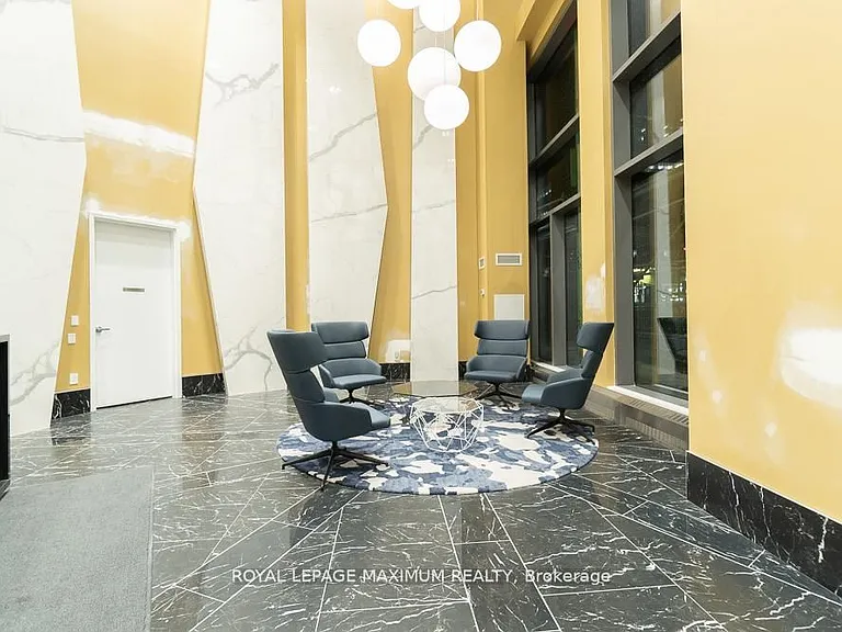 70 Princess St #2015-E — Photo 24