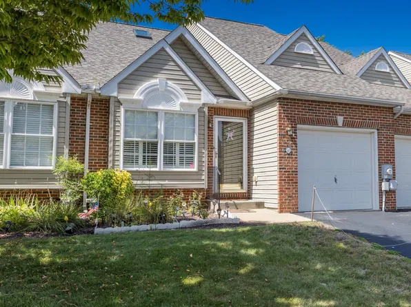 240 W Red Lion Dr, Bear, DE 19701