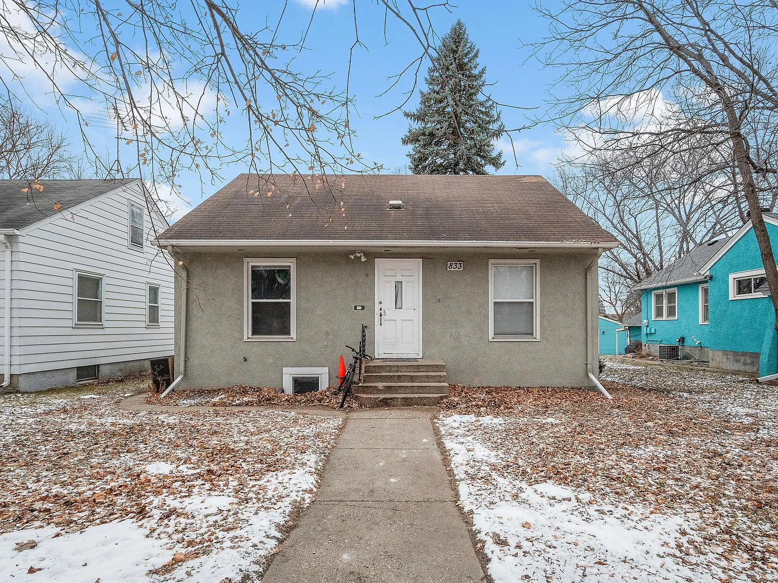 5 bed, 2600 sqft, $3,000 — Photo 1