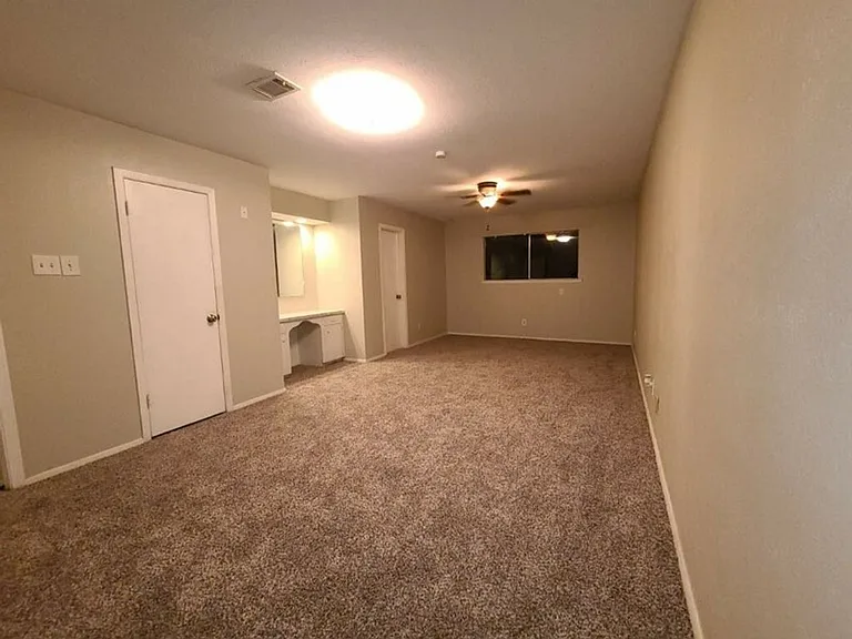 2410 Woodoak Ct — Photo 9
