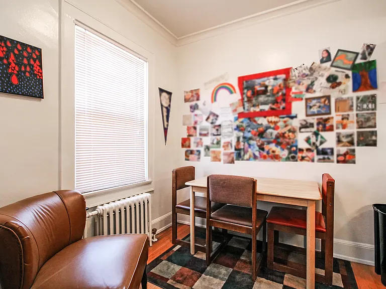 1 Bedroom (Dinning Nook) (Courtyard)