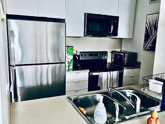 3rd image of 5869 Avenue Isla Verde #616