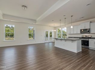 1033 Bolton Pointe Dr, Zebulon, NC 27597