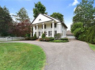 21530 Lake Rd, Rocky River, OH 44116