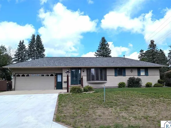 312 Maywood Ave, Eagle Lake, MN 56024